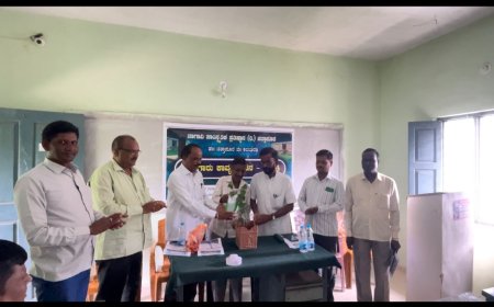 ಮುಂಗಾರು ಕಾವ್ಯ ಸಿಂಚನದಲ್ಲಿ ರಸವತ್ತಾದ ಕವಿಗೋಷ್ಠಿ. ಬಡತನ ,ಹಸಿವು ,ಶೋಷಣೆ ಕಾವ್ಯದ ವಸ್ತು:ಡಾ.ರಾಜಶೇಖರ ಮಾಂಗ್