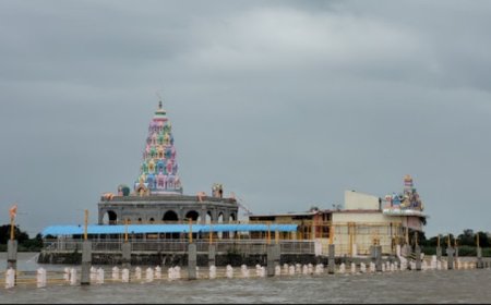 ಮಣ್ಣೂರ ಯಲ್ಲಮ್ಮ ದೇವಿಯ ಗುಡಿ ಸುತ್ತಲೂ ನೀರು