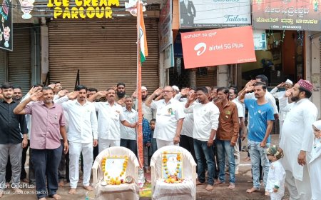 ಅಬ್ದುಲ್ ಹಮೀದ್ ಕ  ಅವರು ಧ್ವಜಾರೋಹಣ ನೆರವೇರಿಸಿದರು
