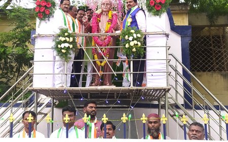 ಸ್ವಾತಂತ್ರ್ಯೋತ್ಸವ : ಸಂವಿಧಾನ ಶಿಲ್ಪಿಗೆ ಪುಷ್ಪ ನಮನ :..