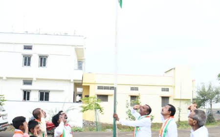 ದುಬೈಕಾಲೋನಿ ಯುನಾನಿ ಆಸ್ಪತ್ರೆ ಹತ್ತಿರ 78ನೇ ಸ್ವತಂತ್ರೋಸ್ತವ