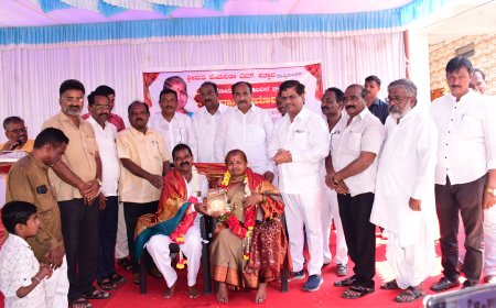 ಹೇಮಲತಾ ಎಂ ಪತ್ತಾರ ಅವರನ್ನು ಶಾಸಕ ಅಲ್ಲಮಪ್ರಭು ಪಾಟೀಲ ಸನ್ಮಾನಿಸಿದರು
