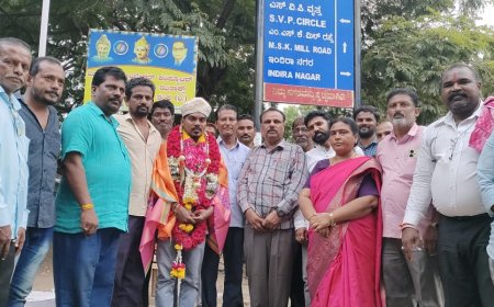 ಅಮೇರಿಕ ತೆರಳುತ್ತಿರುವ ಪ್ರಜ್ವಲ್‌ಗೆ    ಬೆರಳಚ್ಚುಗಾರರು ಶುಭ ಕೋರಿದರು