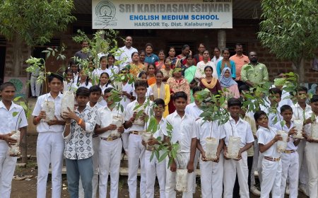 ನಾಲ್ಕುಚಕ್ರ ಚಾರಿಟೆಬಲ್ ಟ್ರಸ್ಟ್ ವತಿಯಿಂದ ಸಸಿ ನೆಡುವ ಕಾರ್ಯಕ್ರಮ ಯಶಸ್ವಿ