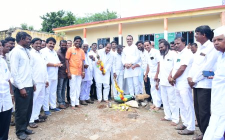 ಯಳವಂತಗಿಯಲ್ಲಿ  ಮೂರು ಶಾಲಾ ಕೋಣೆಗೆ ಶಾಸಕ ಅಲ್ಲಮಪ್ರಭು ಪಾಟೀಲ್ ಚಾಲನೆ