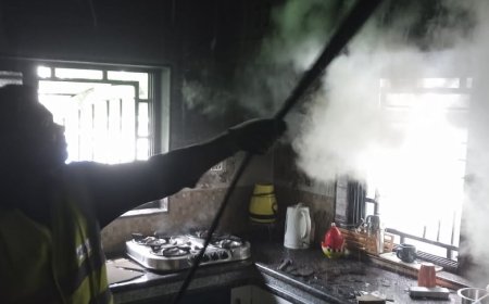 ವಾಡಿ ಯಲ್ಲಿವಿದ್ಯುತ್ ಶಾರ್ಟ್ ಸರ್ಕ್ಯೂಟ್ ಗೆ ಸುಟ್ಟುಕರಕಲಾದ ಫ್ರೀಜ್