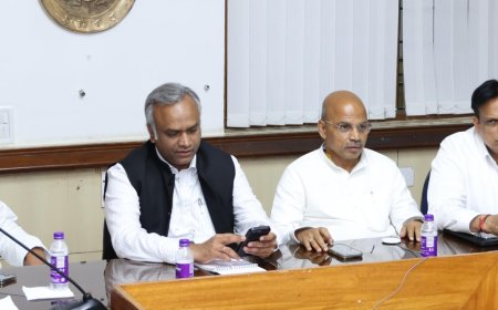 ಕಲ್ಯಾಣ ಕರ್ನಾಟಕ ಉತ್ಸವವನ್ನು ಜನೋತ್ಸವವನ್ನಾಗಿ ಆಚರಿಸಲು ಸಚಿವ ಪ್ರಿಯಾಂಕ್‌ ಖರ್ಗೆ ಅಧಿಕಾರಿಗಳಿಗೆ ಸೂಚನೆ