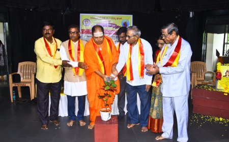 ಸಿರಿಗನ್ನಡ ವೇದಿಕೆ ಉದ್ಘಾಟನೆ- ಪ್ರಶಸ್ತಿ-ಪ್ರದಾನ ಅಹಿಂದ ವರ್ಗದ ಲೇಖಕರಿಗೆ ಮುಖವಾಣ ಯಾಗಲಿ: ಪೂಜ್ಯ ಸಾರಂಗಧರ ಶ್ರೀಗಳು
