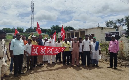 ನೀಲೂರಗ್ರಾಮದಲ್ಲಿ    ಮೂಲಭೂತ ಸೌಲಭ್ಯಕ್ಕಾಗಿ ರಸ್ತೆ ತಡೆಹಿಡಿದು ಹೋರಾಟ