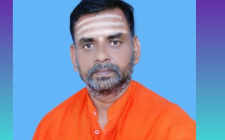 ಪೂಜ್ಯ ಶ್ರೀ ಪಂಚಾಕ್ಷರಿ ಸ್ವಾಮೀಜಿ, ಪೀಠಾಧಿಪತಿಗಳು ಉರಿಲಿಂಗ ಪೆದ್ದಿ ಮಠ ಬೇಲೂರು.
