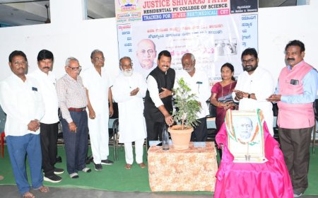 ವಿದ್ಯಾರ್ಥಿಗಳು ಕಲ್ಯಾಣ ಕರ್ನಾಟಕದ ಇತಿಹಾಸ ಅರಿಯಬೇಕು:ದೇವಯ್ಯ‌ ಗುತ್ತೇದಾರ