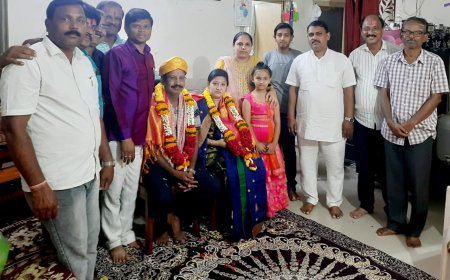 ಅಜ್ಞಾನವೆಂಬ ಕತ್ತಲಿನಿಂದ ಜ್ಞಾನದ ಬೆಳಿಕಿನಡೆಗೆ ಕರೆದೊಯ್ಯುವ ಜ್ಯೋತಿಯೇ ಶಿಕ್ಷಕ.