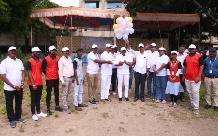 ಕ್ರೀಡೆಗಳು ವಿದ್ಯಾರ್ಥಿಗಳನ್ನು ಸಧೃಡ ಮತ್ತು ಆರೋಗ್ಯವಾಗಿ ಇಡುತ್ತವೆ-ಶ್ರೀ ಶಶೀಲ್ ಜಿ ನಮೋಶಿ