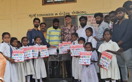 ಭಾಗಣಗೌಡ ಸಂಕನೂರ ಅವರ ಮೊಮ್ಮಗ ಸಮಾಜ ಸೇವಕ ಆನಂದಗೌಡ ಸಂಕನೂರ್ ಅವರ ಜನ್ಮದಿನ ನಿಮಿತ್ತ  ಶಾಲಾ ವಿದ್ಯಾರ್ಥಿಗಳಿಗೆ ಸಮವಸ್ತ್ರ, ಪುಸ್ತಕ ವಿತರಣೆ