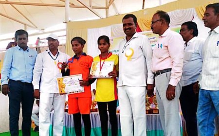 400 ಮೀಟರ್ ಓಟದಲ್ಲಿ ಆರ್ ಎಂ ಎಸ್ ಯಾತನೂರು ಪ್ರೌಢಶಾಲೆ ವಿದ್ಯಾರ್ಥಿನಿ   ಪ್ರಥಮ ಸ್ಥಾನ