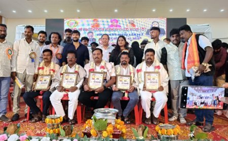 ಕರ್ನಾಟಕ ಕಾರ್ಯನಿರತ ಪತ್ರಕರ್ತರ  ಧ್ವನಿ ಸಂಘಟನೆ ವತಿಯಿಂದ ಶಿವಶಂಕರ್ ಗುಂಡುಗುರ್ತಿ ಅವರಿಗೆ ಸಮಾಜ ಸೇವ ರತ್ನ ಪ್ರಶಸ್ತಿ ವಿತರಣೆ...