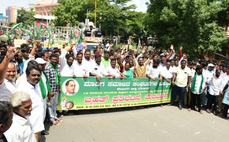 ಒಳಮೀಸಲಾತಿಗಾಗಿ ಮಾದಿಗ ಒಕ್ಕೂಟ ಪ್ರತಿಭಟನೆ ನಡೆಸಿ ಮನವಿ