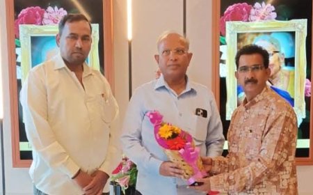 ಸಪ್ಟೆಂಬರ್ 20 ರಾಷ್ಟ್ರೀಯ ಸಿನೆಮಾ ದಿನ ದಂದು ಶಟ್ಟಿ ಸಿನೆಮಾ ಥಿಯೇಟರ ಮಾಲಿಕರಾದ ಗೀರಿಜಾಶಂಕರ ಶಟ್ಟಿ ಅವರಿಗೆ ಶುಭಾಶಯ ತಿಳಿಸಿದ.ಶಿವರಾಜ ಅಂಡಗಿ.