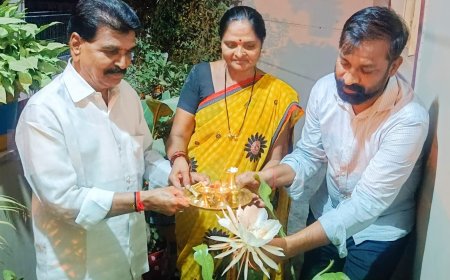 ವಾಡಿಯ ಕಾಶೆಟ್ಟಿ ಮನೆಯಂಗಳದಲ್ಲಿ ಅರಳಿದ ಬ್ರಹ್ಮ ಕಮಲ