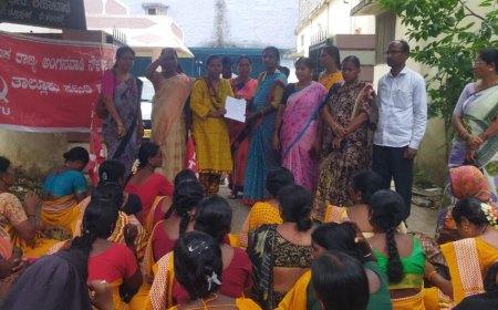 ಅಂಗನವಾಡಿ ಮೇಲ್ವಿಚಾರಕಿ ವರ್ಗಾವಣೆಗೆ ಆಗ್ರಹಿಸಿ ಪ್ರತಿಭಟನೆ