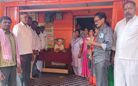 ಗಾಂಧೀಜಿ. ಶಾಸ್ತ್ರೀ ಜೀವನ ಮಾರ್ಗದರ್ಶಕ : ಪಿಡಿಒ ನಿರ್ಮಾಲಾ