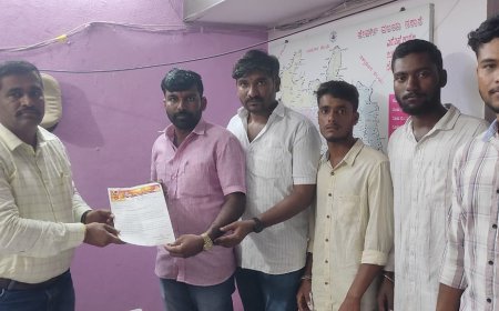 ಎಂ ಎಸ್ ಎ ಎಲ್ ಮಧ್ಯದಂಗಡಿಗಳಲ್ಲಿ ಎಂ ಆರ್ ಪಿ ದರದಲ್ಲಿ ಮದ್ಯ  ಮಾರಾಟ ಮಾಡುವಂತೆ ಆಗ್ರಹಿಸಿ ಅಧಿಕಾರಿಗಳಿಗೆ ಮನವಿ ಪತ್ರ ಸಲ್ಲಿಸಿದ: ಶ್ರೀರಾಮ ಸೇನಾ ತಾಲೂಕ ಅಧ್ಯಕ್ಷ ಮಲ್ಕಣ್ಣ ಹಿರೇ ಪೂಜಾರಿ ಉಪಾಧ್ಯಕ್ಷ ಭಗವಂತರಾಯ ಗಾಣಿಗೇರ್