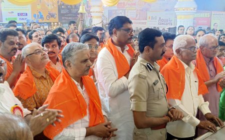 ಯಲ್ಲಮ್ಮ ದೇವಿಯ ಪೂಜೆ ಸಲ್ಲಿಸಿದ ,ಪೊಲೀಸ್ ಆಯುಕ್ತರಾದ ಡಾ. ಶರಣಪ್ಪ