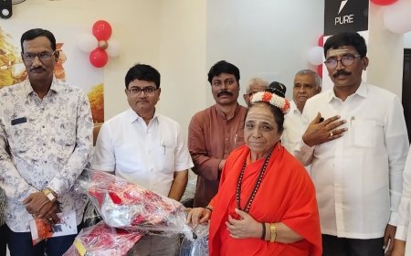 ಪೂಜ್ಯ ಶ್ರೀ ಗಂಗಾ ಮಾತಾ ಅವರಿಂದ ಕೋಟಿ ದ್ವಿಚಕ್ರ ವಾಹನ ಶೋರೂಂ ಉದ್ಘಾಟನೆ