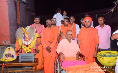 ಶಮೀವೃಕ್ಷ ಪೂಜೆ ನೆರವೇರಿಸಿದ : ಮುಮ್ಮಡಿ ನಿರ್ವಾಣ ಶ್ರೀಗಳು