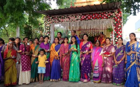 ದಸರಾ ಸಂಭ್ರಮದಲ್ಲಿ ಮಿಂಚಿದ ಮಹಿಳೆಯರು.