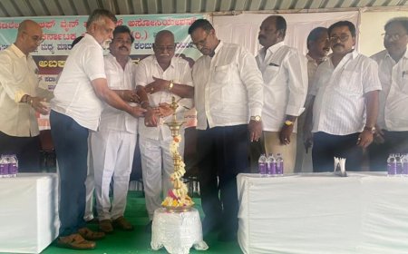 ಅಬಕಾರಿ ವಲಯದ ಬೇಡಿಕೆ ಆಗ್ರಹಿಸಿ ಫ್ರೀಡಂ ಪಾರ್ಕ್ ನಲ್ಲಿ ಬೃಹತ್ ಪ್ರತಿಭಟನೆ: