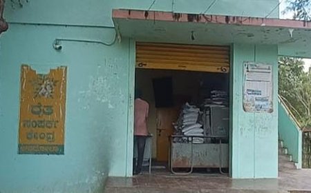 ನಿರ್ಲಕ್ಷ ತೋರಿದ ರೈತ ಸಂಪರ್ಕ ಕೇಂದ್ರದ ಅವಳಿ ತಾಲೂಕಿನ ಅಧಿಕಾರಿಗಳ ವಿರುದ್ಧ ಗುಡುಗಿದ :ಡಾ ಮಲ್ಲಿಕಾರ್ಜುನ ನಾಯ್ಕೋಡಿ .