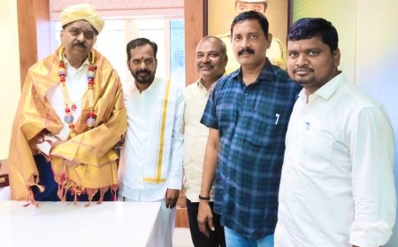 ಸಮಾಜದ ಪರ ಗಟ್ಟಿ ಧ್ವನಿ ಎತ್ತಿದ ಶಂಕರ ಬಿದರಿ ಅವರಿಗೆ ಸನ್ಮಾನಿಸಿದ ಎಮ್.ಎಸ್.ಪಾಟೀಲ  ನರಿಬೋಳ ತಂಡ