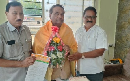 15.00 ಲಕ್ಷ ರೂ. ಅನುದಾನ ಮಂಜೂರು ಮಾಡಬೇಕೆಂದು  ಎಂಎಲ್‌ಸಿ ಕಮಕನೂರಗೆ ಮನವಿ