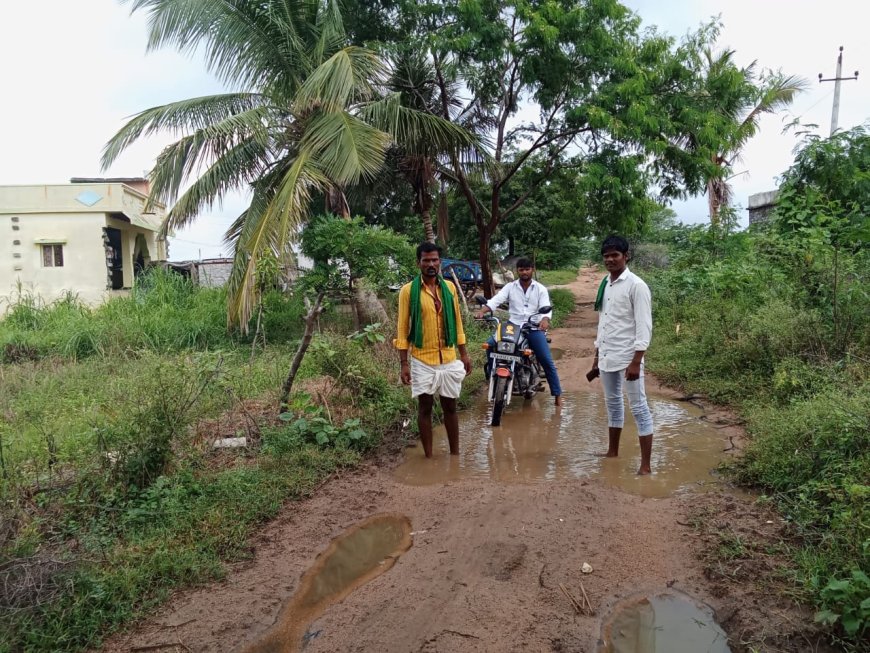 ತೇಕರಾಳ ರಸ್ತೆ ಅಭಿವೃದ್ಧಿಗಾಗಿ ರೈತ ಸಂಘ ಆಗ್ರಹ