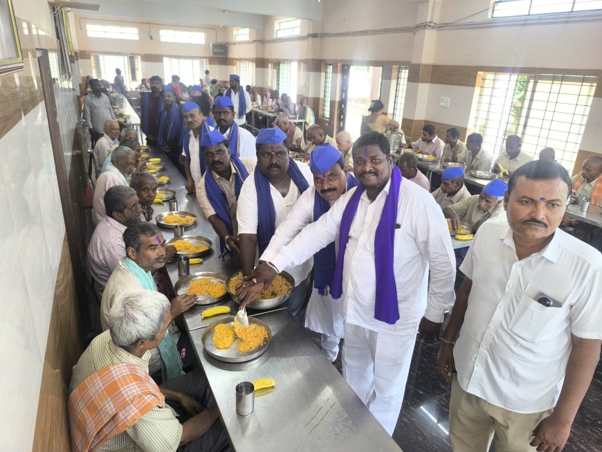 ಧಮ್ಮ ಚಕ್ರ ಪವರ್ತನ ದಿನದ ಪ್ರಯುಕ್ತ ವೃದ್ದಾಶ್ರಮದಲ್ಲಿ ನಿರಾಶ್ರಿಗೆ ಅನ್ನ ಸಂತರ್ಪಣೆ