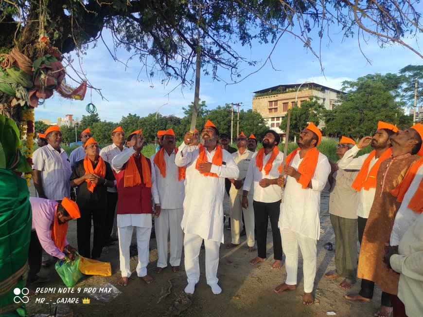 ರಾಜಾಪೂರದಲ್ಲಿ ಬನ್ನಿ ಮುರಿಯುವ ಕಾರ್ಯಕ್ರಮ ಜರಗಿತು