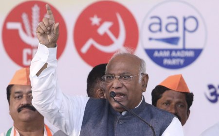 ರಾಷ್ಟ್ರದ ಏಕತೆಗೆ ಅನೇಕ ಕಾಂಗ್ರೆಸ್ಸಿಗರು ಪ್ರಾಣಾರ್ಪಣೆ ಮಾಡಿದ್ದಾರೆ : ಡಾ.ಎಂ. ಮಲ್ಲಿಕಾರ್ಜುನ ಖರ್ಗೆ