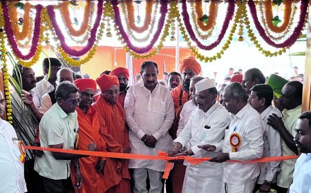 ನೀಲಾಂಬಿಕಾ ಮಂಟಪದಲ್ಲಿ ಬಸವ ಪ್ರತಿಮೆ ಅನಾವರಣ  ಬಸವ ತತ್ವಾಚರಣೆಯಿಂದ ಪ್ರಗತಿಯ ಪತಾಕೆ: ಬಾಲ್ಕಿ ಶ್ರೀ