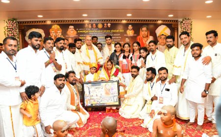 ಶರಣರ ಗದ್ದುಗೆಗೆ ಲಕ್ಷ ಪುಷ್ಪ ಬಿಲ್ವಾರ್ಚನೆ , ಲಿಂಗ ಪೂಜೆ