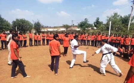 ೧೨ ವರ್ಷದಿಂದ ಕರಾಟೆ ತರಬೇತಿ ನೀಡಿತ್ತಿದ್ದ ಕೋಚ್‌ಗಳು ಬೀದಿಗೆ: ಆಕ್ರೋಶ