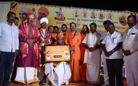 ಶಾಸಕ ತಿಪ್ಪಣ್ಣಪ್ಪ ಕಮಕನೂರ ಅವರಿಗೆ ಗೌರವ ಶ್ರೀರಕ್ಷೆ ಪ್ರದಾನ