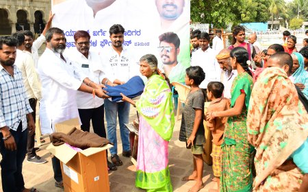 ಮಾದಿಗರ ಅಭಿಮಾನಿಗಳ ಫೌಂಡೇಶನ್ ವತಿಯಿಂದ ಶಾಲು ಹೂದಿಕೆ ವಿತರಿಸಿ ಖರ್ಗೆ ಅವರ ಜನ್ಮದಿನ ಆಚರಣೆ