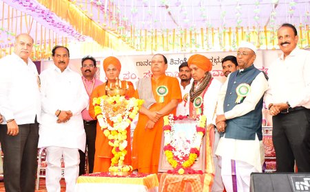 ಕಲಬುರಗಿ ಕಲಾವಿದರಿಂದ ಕಲ್ಲಯ್ಯ ಅಜ್ಜನವರ ತುಲಾಭಾರ