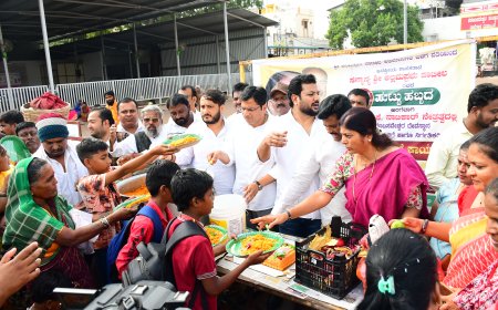 ಶಾಸಕ ಅಲ್ಲಮಪ್ರಭು ಪಾಟೀಲ ರವರ ೬೮ ನೇ ಜನ್ಮದಿನದ ಪ್ರಯುಕ್ತ ಹಣ್ಣು ಹಂಪಲು ವಿತರಣೆ