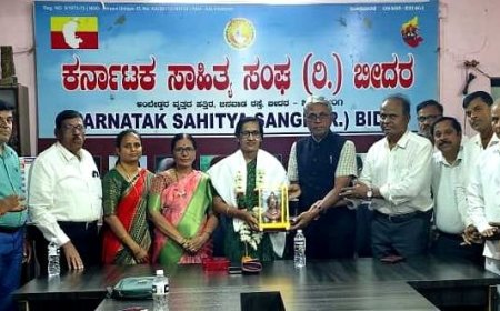ಕರ್ನಾಟಕ ಸಾಹಿತ್ಯ ಸಂಘದಿಂದ ನೂತನ ಕುಲಸಚಿವರು ಶ್ರೀಮತಿ ಸುರೇಖಾ ಕಿಣಗಿ ಅವರಿಗೆ ಗೌರವ ಸನ್ಮಾನ.