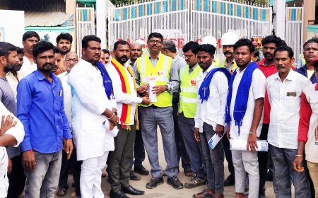 ವಿವಿಧ ಬೇಡಿಕೆ ಈಡೇರಿಸುವಂತೆ ಸಂದೀಪ ಪಿ.ಭರಣಿ ನೇತೃತ್ವದಲ್ಲಿ ರಾಜಶ್ರೀ ಅಲಟ್ರಾಟೆಕ್ ಸಿಮೆಂಟ್ ಕಂಪನಿಯ ಹೆಚ್.ಆರ್. ಅಧಿಕಾರಿಗಳಿಗೆ ಮನವಿ