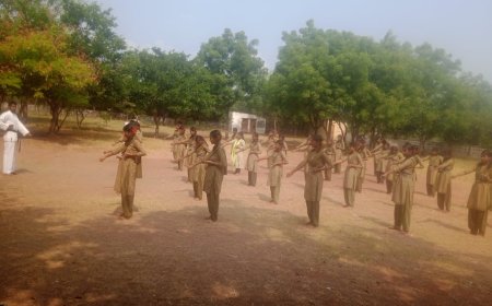 ಕಾಸರ ಬೊಸಗಾ ಪ್ರೌಢಶಾಲೆಯಲ್ಲಿ ಸೆನಸೈ  ಆನಂದ್ ಬಿ ಕೂಡಿ ಅವರಿಂದ ವಿದ್ಯಾರ್ಥಿನಿಯರಿಗೆ ಕರಾಟೆ ಜಾಗೃತಿ ಜಾತ ಮುಷ್ಟಿ ಪ್ರಯೋಗ ಕಾರ್ಯಕ್ರಮಕ್ಕೆ ಚಾಲನೆ.