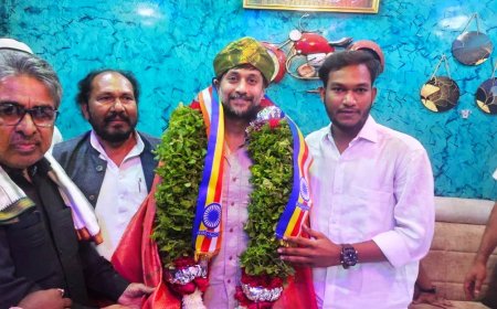 ವಿವಿಧ ಸಂಘಟನೆಗಳಿಂದ ಸನ್ಮಾನ  ಸಮಾಜದಲ್ಲಿ ಸಮಾನ ಅವಕಾಶಕ್ಕೆ ಸಮಾನ ಗೌರವ ಬೇಕಿದೆ: ನಟ ಚೇತನ