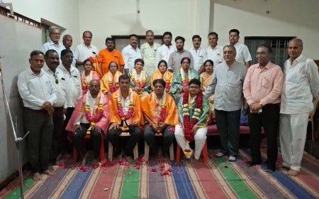 ಅಖಿಲ ಭಾರತ ವೀರಶೈವ ಲಿಂಗಾಯತ ಮಹಾಸಭಾ ಕಲಬುರ್ಗಿ ಜಿಲ್ಲಾ ಘಟಕದ ಪದಾಧಿಕಾರಿಗಳು ಮತ್ತು ಸದಸ್ಯರಿಗೆ ಸನ್ಮಾನಿಸಿದರು